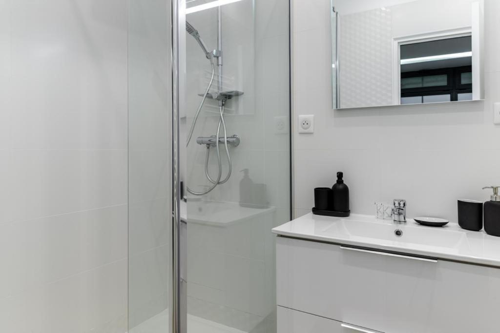 פריז Hsh Batignolles Sauffroy Charming Apartment 8P מראה חיצוני תמונה