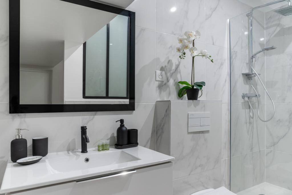 פריז Hsh Batignolles Sauffroy Charming Apartment 8P מראה חיצוני תמונה